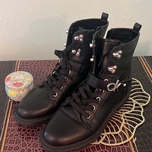 Women’s Black Calvin Klein boots 🖤🖤🖤